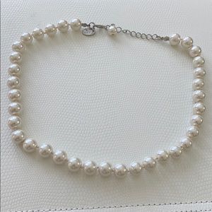 Charming Charlie pearl necklace